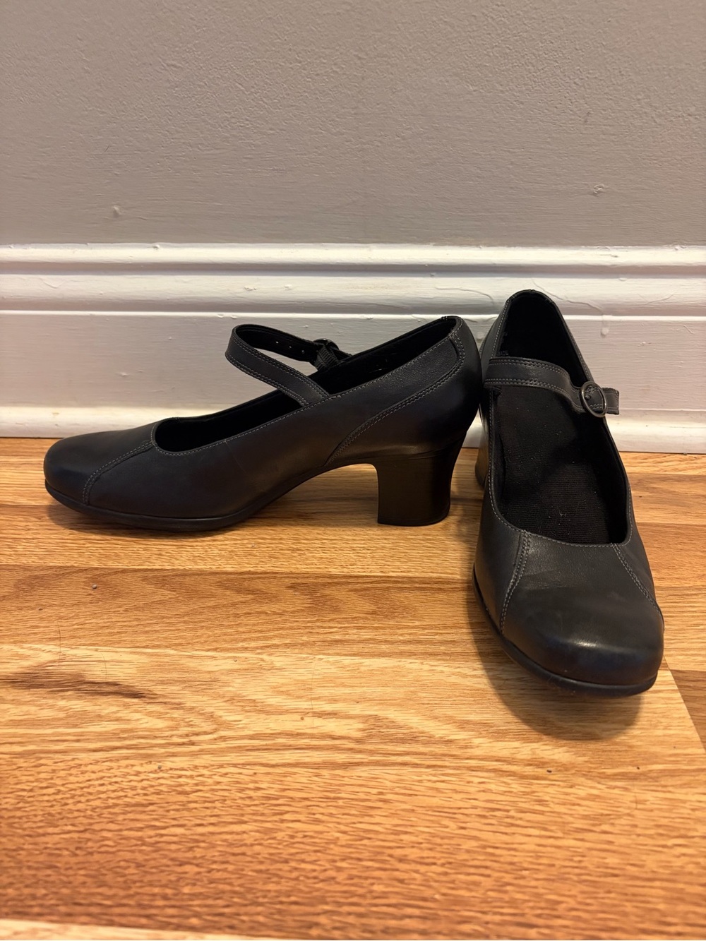 Clarks Women’s Black Mary Jane Heels